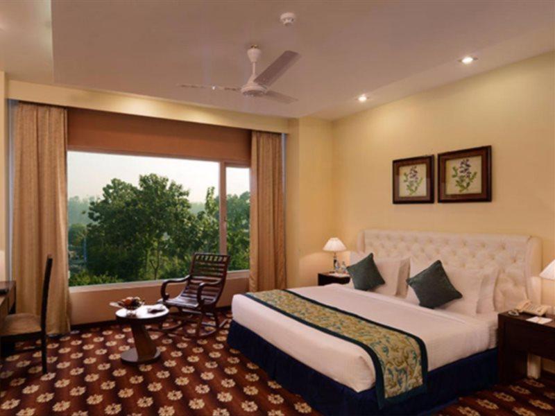 M B Greens Clarks Inn Moradabad Esterno foto