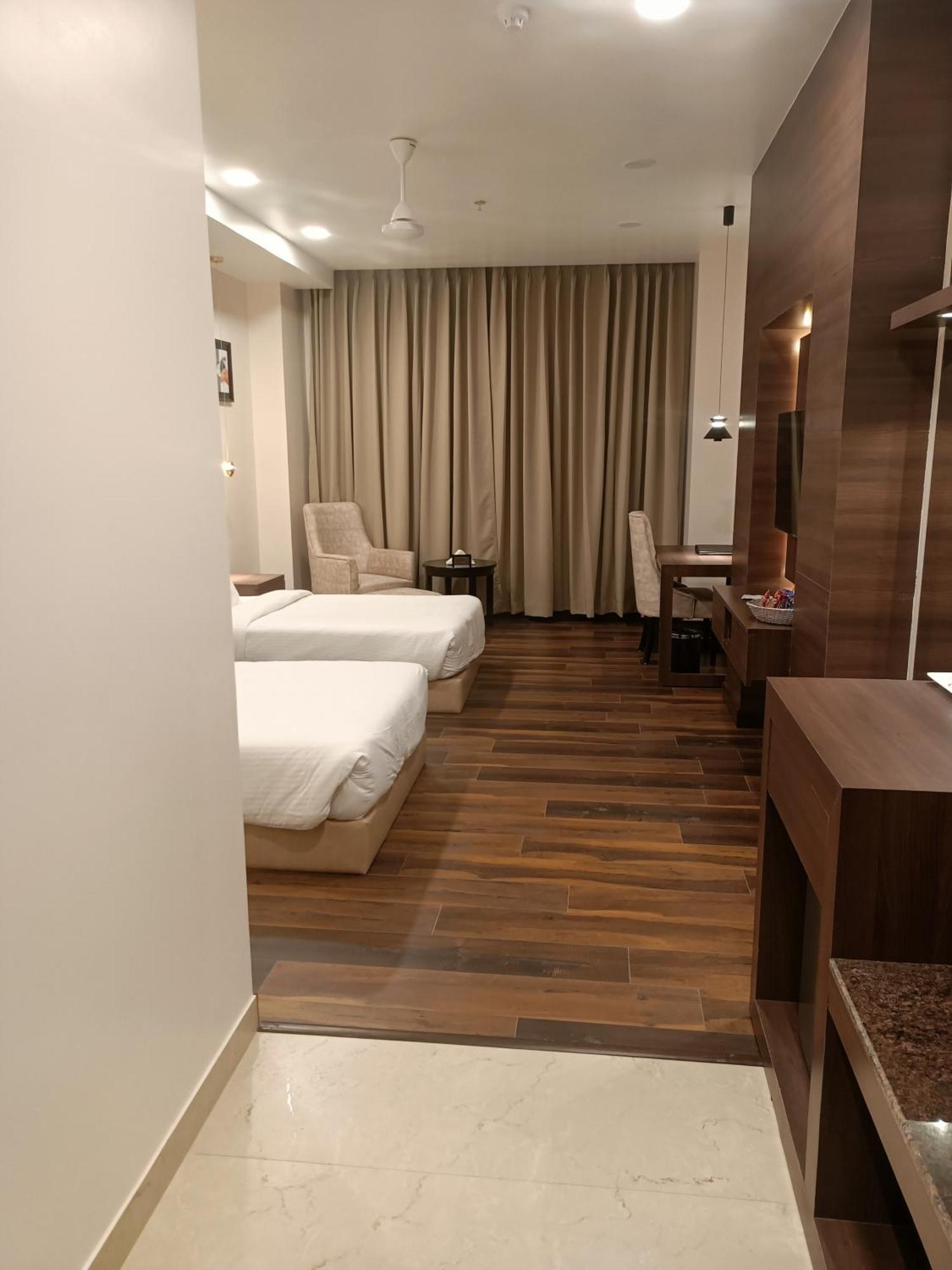M B Greens Clarks Inn Moradabad Esterno foto