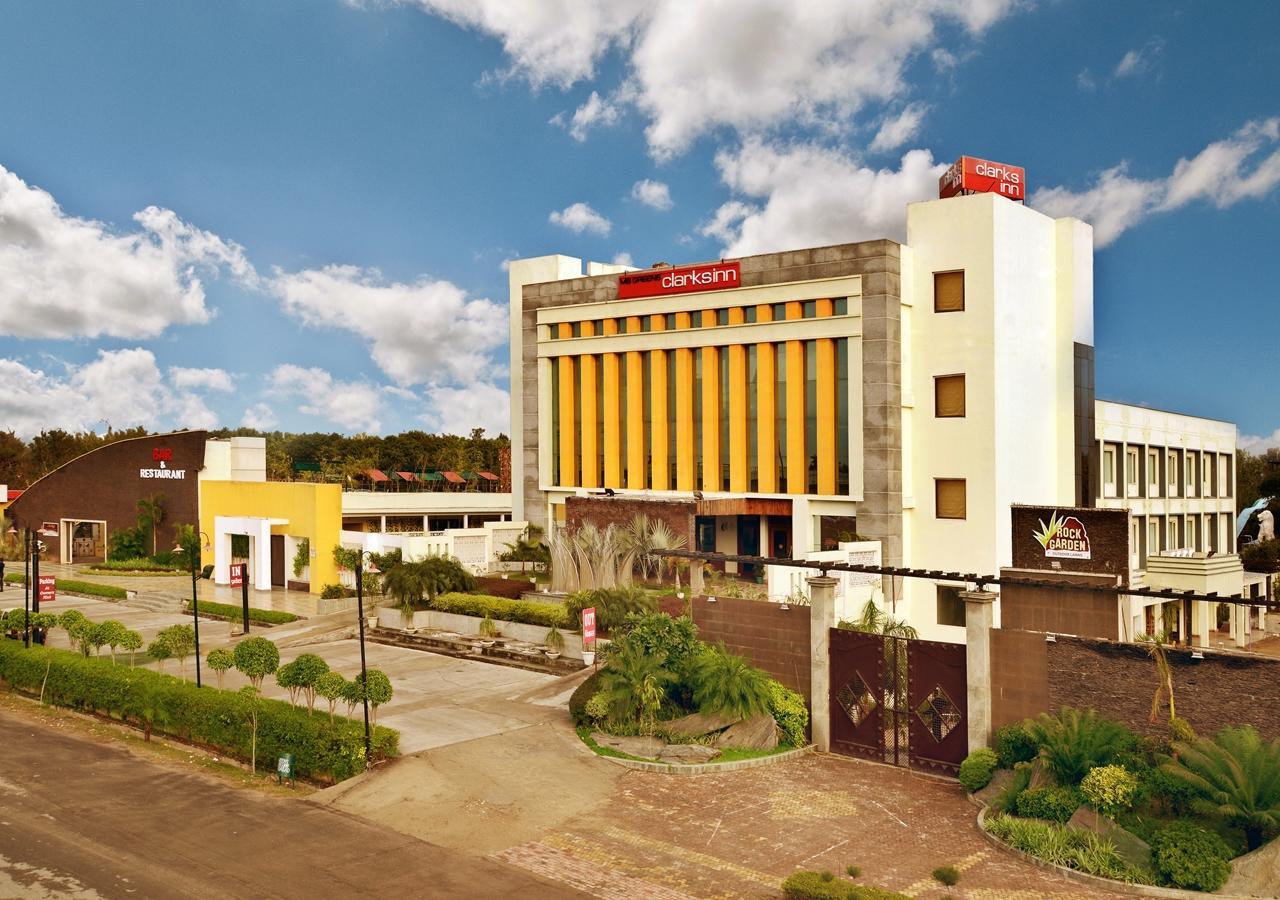 M B Greens Clarks Inn Moradabad Esterno foto