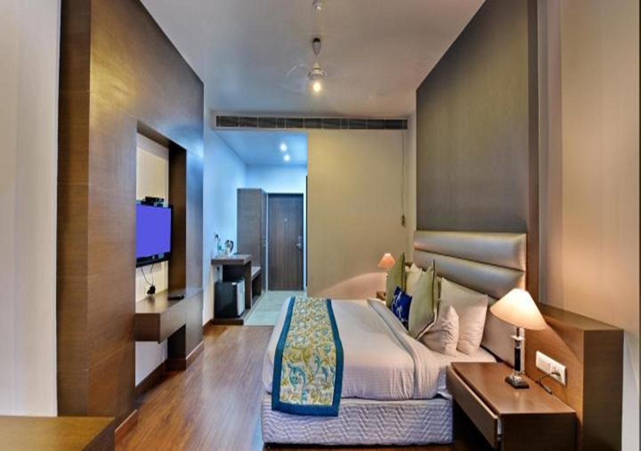 M B Greens Clarks Inn Moradabad Esterno foto