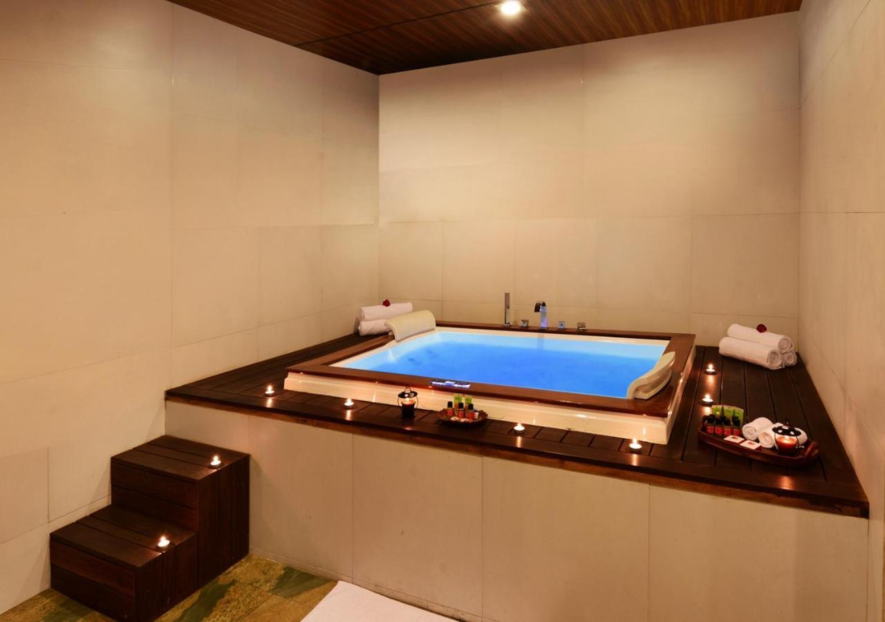 M B Greens Clarks Inn Moradabad Esterno foto