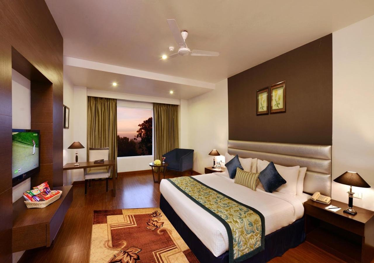 M B Greens Clarks Inn Moradabad Esterno foto