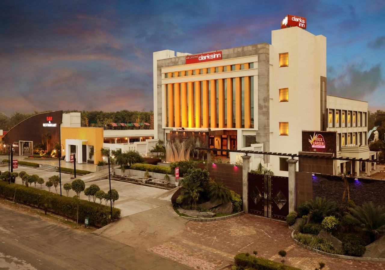 M B Greens Clarks Inn Moradabad Esterno foto